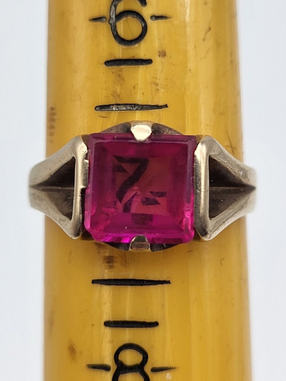 10K Yellow Gold Ruby ring sz 7 Vintage Estate Jewelry signed LK
